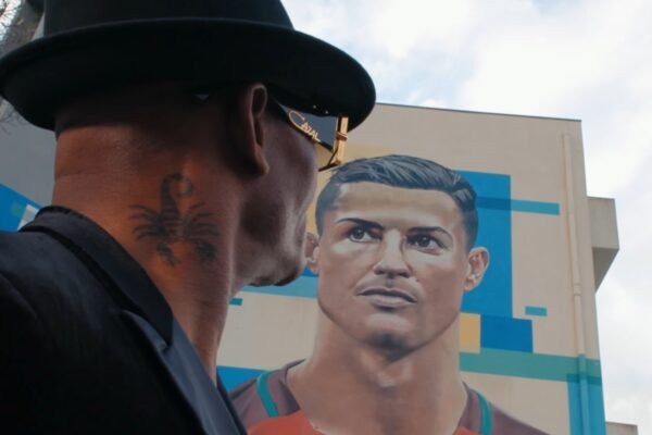 Pai de Rafael Leão lança música em homenagem a Cristiano Ronaldo