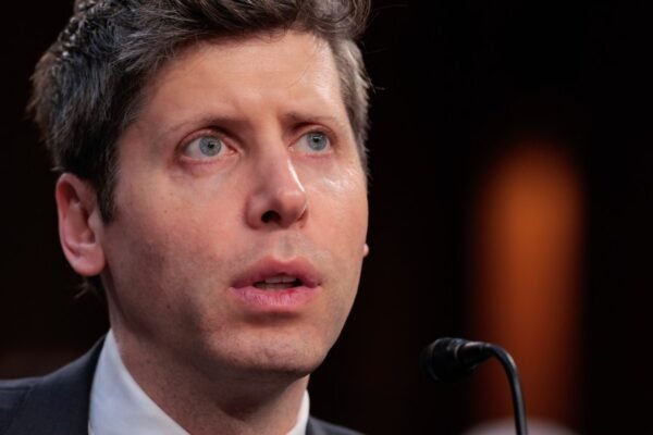 O novo modelo da OpenAI avança nas capacidades de programação, mas gera riscos cibernéticos sem precedentes