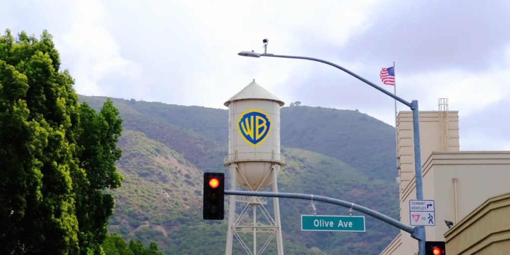 Warner Bros. avalia reabertura das negociações de venda com a Paramount