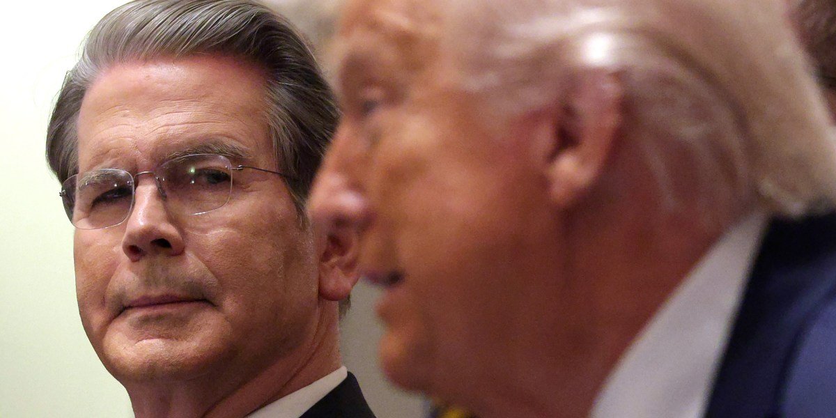 Fed confirma que atendeu ao pedido da Casa Branca para um 'teste de taxa' incomum, enfraquecendo o dólar em relação a moedas estrangeiras