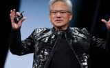 Empresas de tecnologia gastam um recorde de $700 bilhões este ano em data centers de IA; Jensen Huang da Nvidia afirma que ainda não chegamos ao pico.