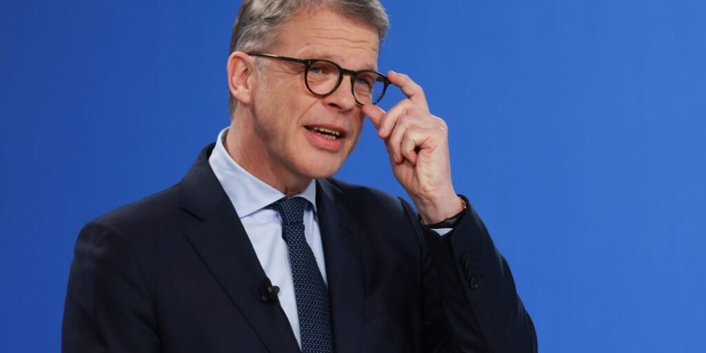 A operação da polícia contra o Deutsche Bank prejudica as tentativas do banco de deixar para trás seu longo histórico de falhas de conformidade.