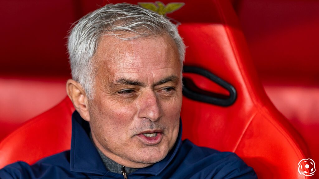 "Mourinho: De Herói em Lisboa a Vilão em Madrid"