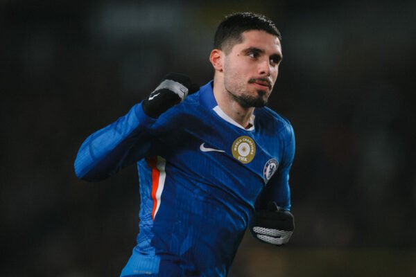 Chelsea e Wrexham garantem qualificação para os oitavos de final da Taça de Inglaterra: Pedro Neto brilha em destaque