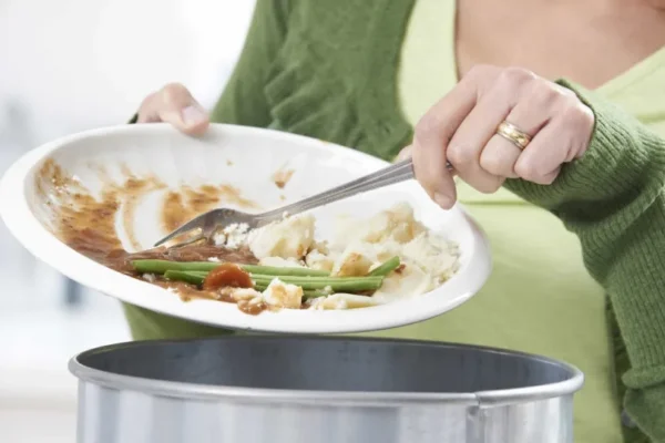 Organizações que combatem o desperdício salvam 8.000 toneladas de comida