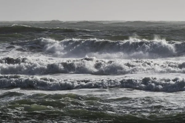 Cuidados a Ter Durante a Tempestade e Agitação Marítima