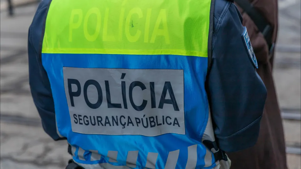 Prisões Preventivas de Três Suspeitos de Tráfico de Drogas em São Miguel