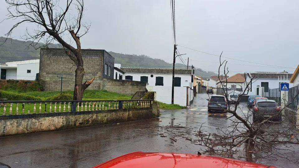 Grupo Central dos Açores em Alerta Amarelo por Chuvas Intensas