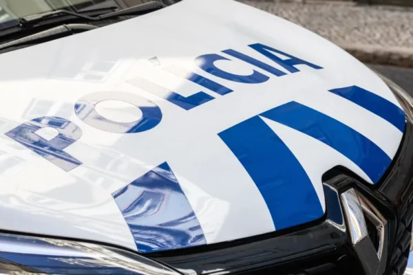 Jovem agredida e arrastada na rua por querer terminar relacionamento