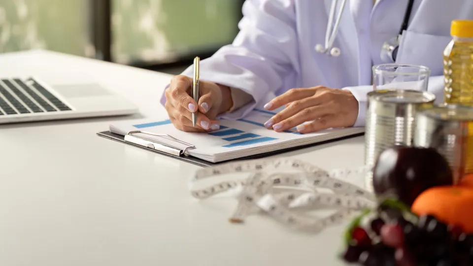 "Mais Estágios Necessários para Nutricionistas Apesar do Salário Mínimo"