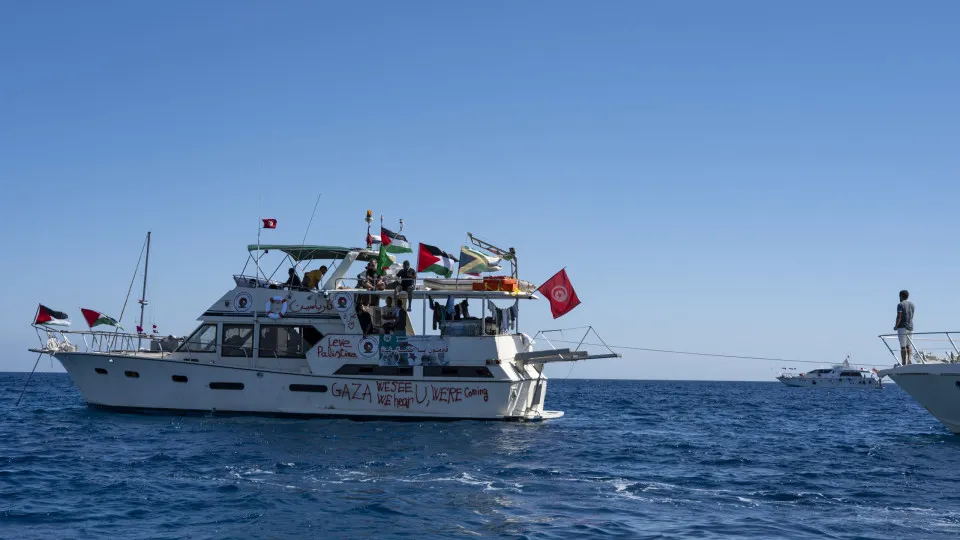 Portugueses da flotilha recusam entregar ajuda para Gaza no Chipre