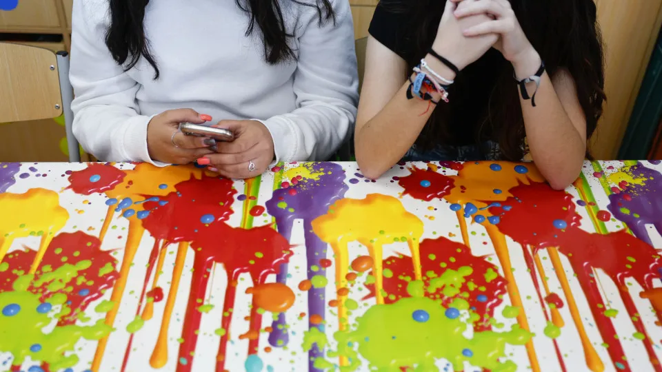 Programa escolar identifica sintomas depressivos em 41% dos alunos avaliados