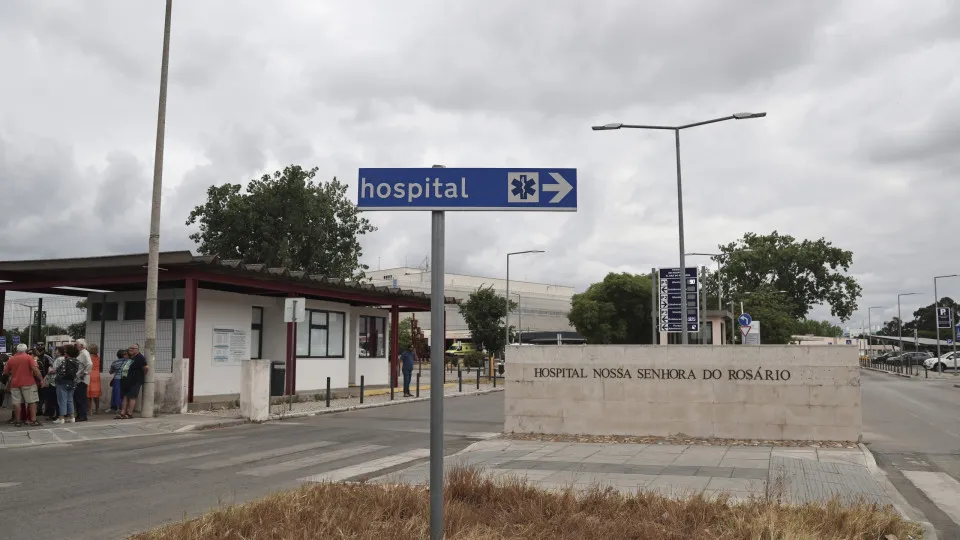 Protesto de Utentes e Sindicatos Junto ao Hospital do Barreiro