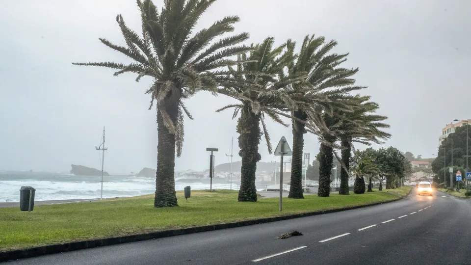 São Miguel e Santa Maria: Uma Noite Tranquila