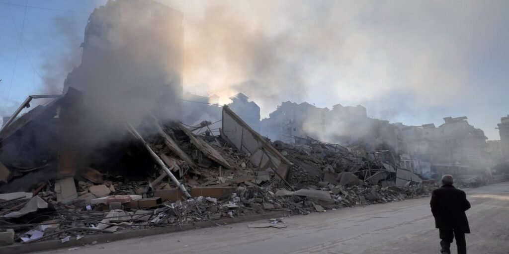 Estados Unidos afirma que está destruindo navios de minagem iranianos, enquanto Trump nega que o Irã tenha minado o Estreito de Hormuz