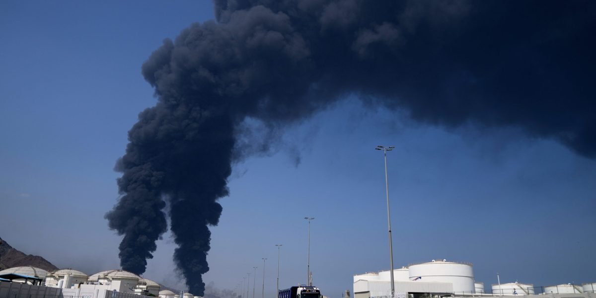 Irã ameaça abertamente ativos não americanos de vizinhos pela primeira vez, ordenando que portos dos EAU evacuem