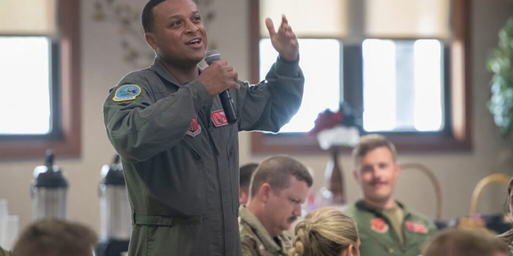 Tripulação da trágica queda militar dos EUA incluía membros da Guarda Nacional do Ohio e um piloto com três filhos pequenos