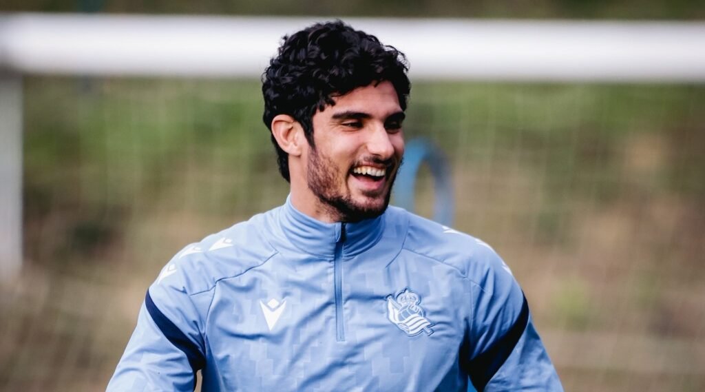 Gonçalo Guedes reencontra colega de Benfica e Wolverhampton no México: «É uma grande pessoa e um grande jogador»