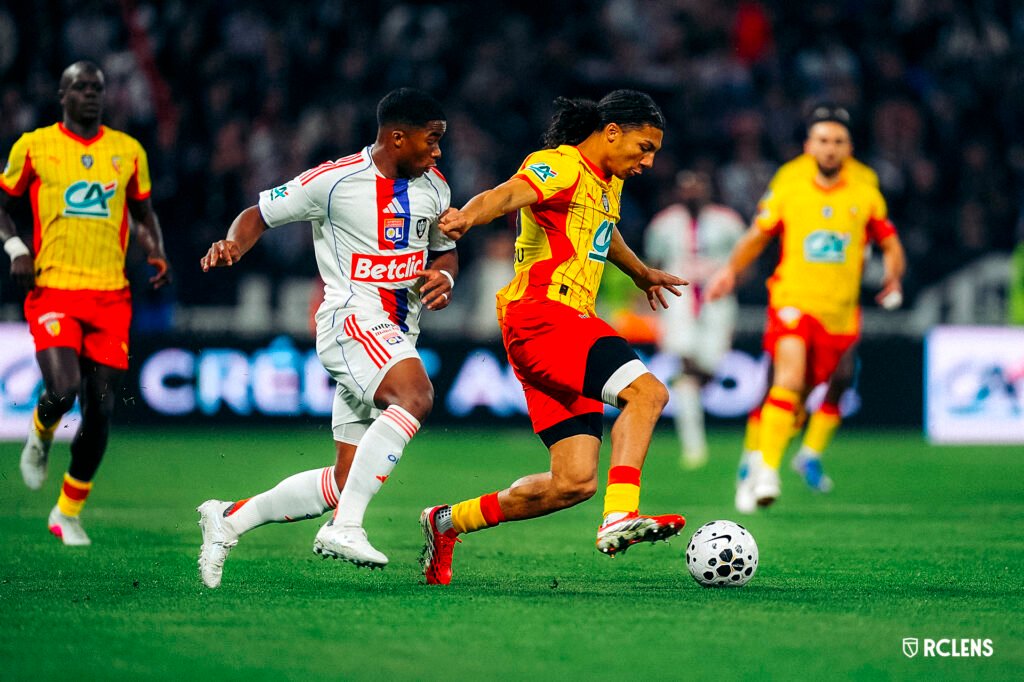 Lyon de Paulo Fonseca recupera de desvantagem, mas é eliminado nos penáltis pelo Lens na Taça de França