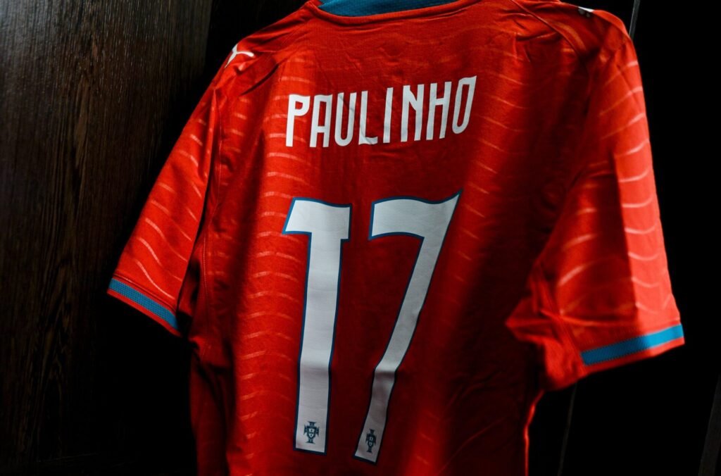 Roberto Martínez comenta sobre o retorno de Paulinho: «Não me surpreendeu em relação ao que aporta à Seleção. O que me surpreendeu foi...»