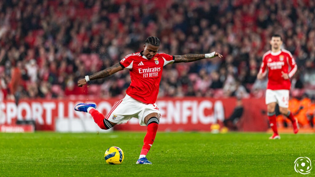 Sidny Cabral pede desculpa ao grupo do Benfica por não ter ficado com a camisola de Vinícius Júnior