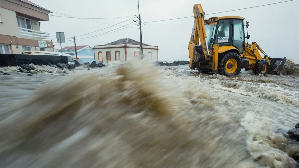 Gabrielle provoca 8 desalojados e 103 ocorrências em várias ilhas dos Açores