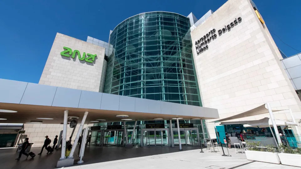 "Estrangeiro Detido em Portugal ao Chegar para Cumprir Pena de Prisão"