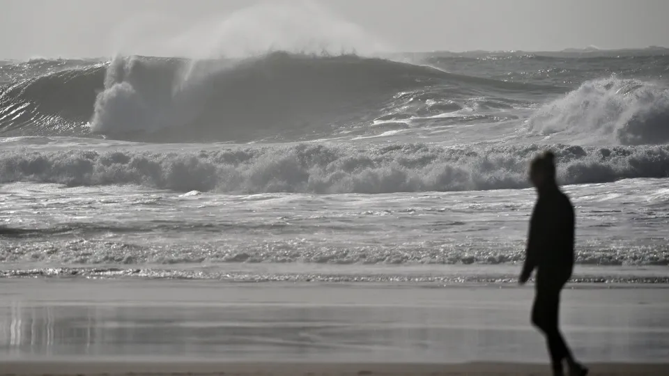 Governo encerra serviços do Estado nos Açores na sexta