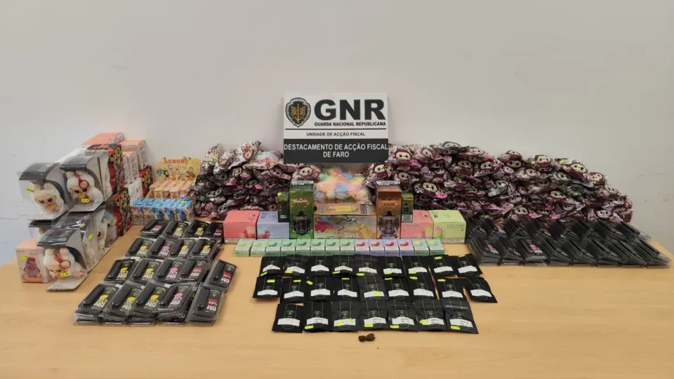 GNR apreende artigos falsificados e sem selo fiscal em Vilamoura