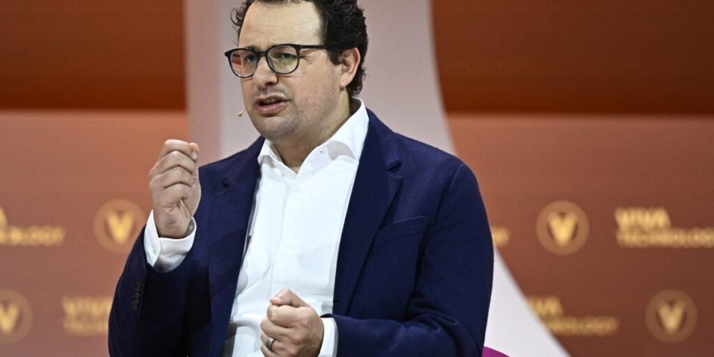 Antropic explica a recente queda de desempenho do Claude Code após semanas de reações negativas dos usuários