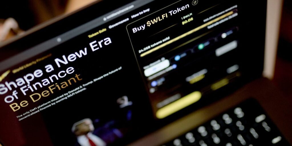 Tokens de criptomoeda da World Liberty Financial apoiados por Trump atingem mínima histórica após relatos de empréstimos internos