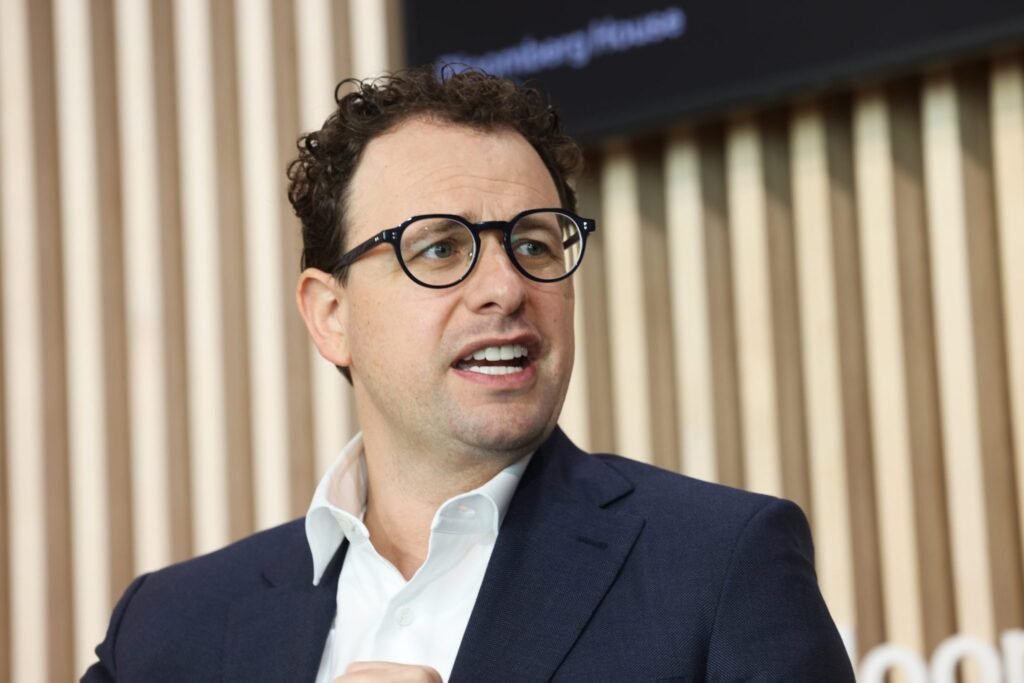 Antropic enfrenta uma onda de críticas de usuários devido a problemas de desempenho com seu chatbot Claude AI