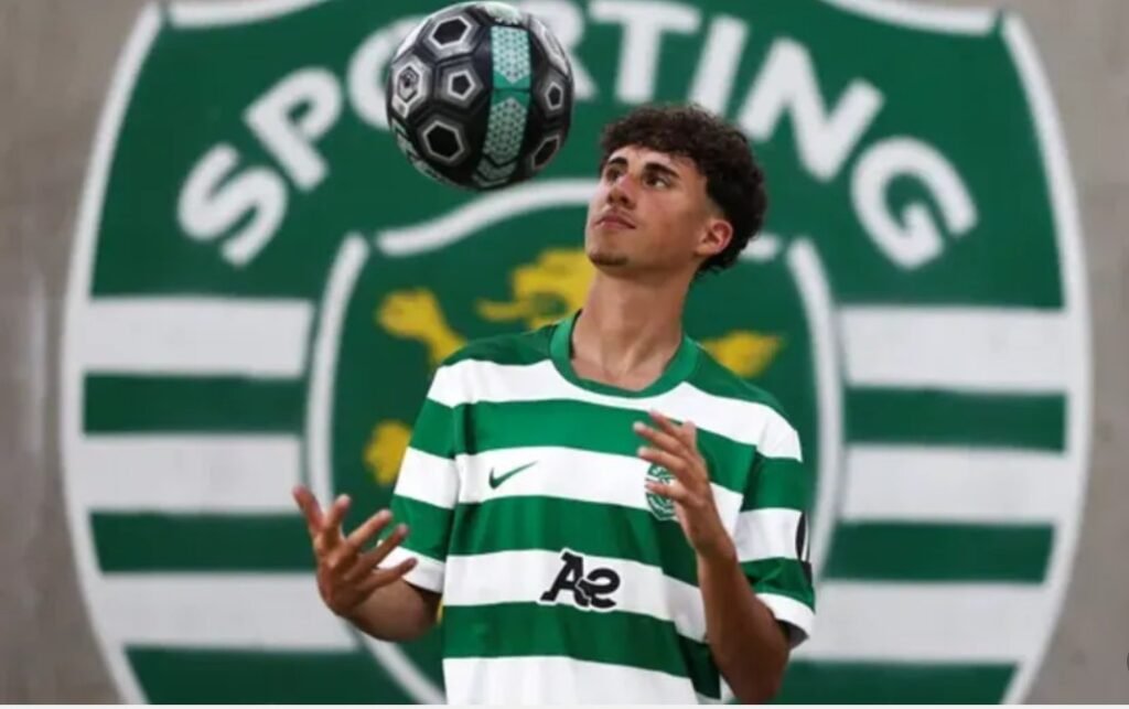 José Fernandes assina contrato profissional com o Sporting: «O meu sonho é chegar à equipa A»