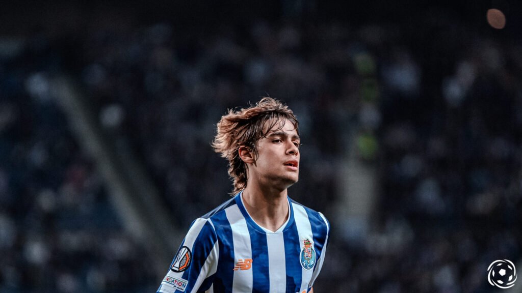 Rodrigo Mora é o Futebolista do Ano do FC Porto: «Resta realizar o sonho de ser campeão e festejar nos Aliados»