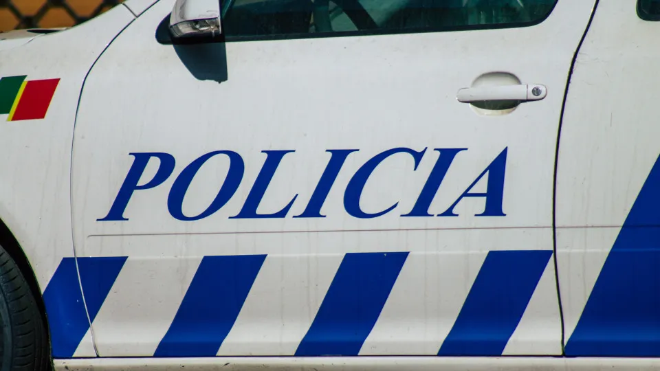 PSP Prende Homem de 24 Anos por Violência Doméstica em Lisboa