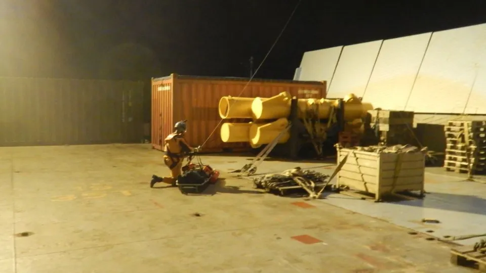 Ucraniano resgatado de navio apresenta sintomas de apendicite