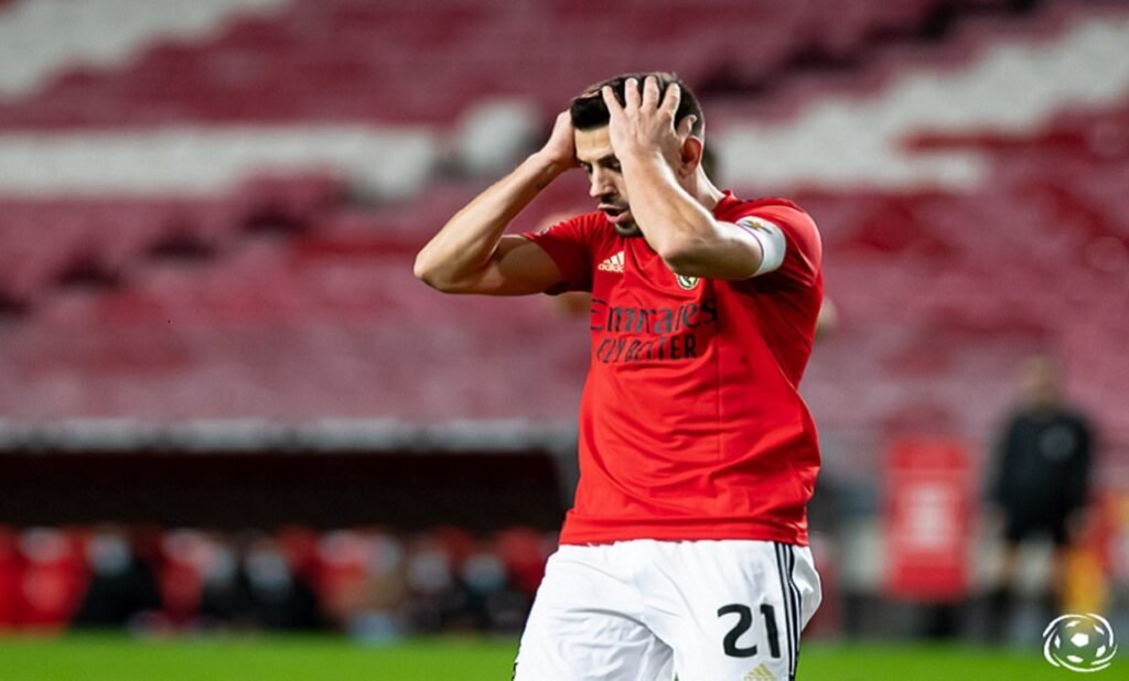 "Pizzi elege os 2 melhores jogadores com quem jogou e recorda Benfica: 'E mesmo assim já vou deixar bastantes de fora'"