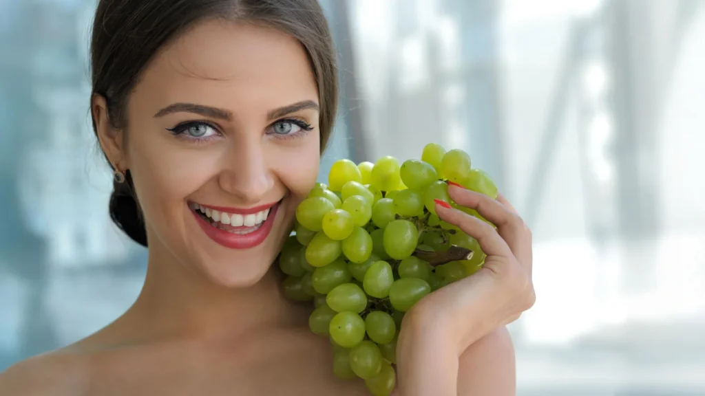 Comer uvas diariamente pode desbloquear uma poderosa proteção para a pele
