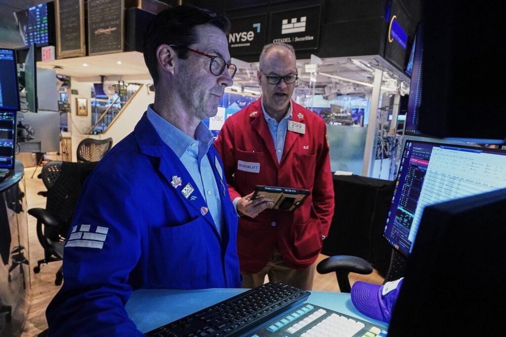 Mercados têm o pior dia desde outubro com ações de tecnologia liderando a queda, traders perdem esperança de corte de juros