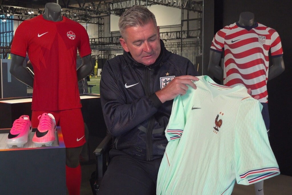 "France Embraces Green: A Unique Take on National Pride Through World Cup Jerseys in Portuguese"
