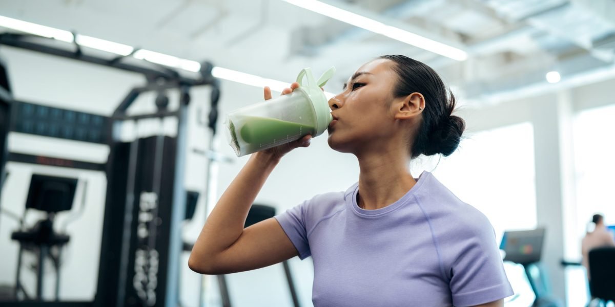 A febre das proteínas é metal pesado, literalmente: investigação revela quantidades inseguras de chumbo em dois terços dos principais pós à venda.