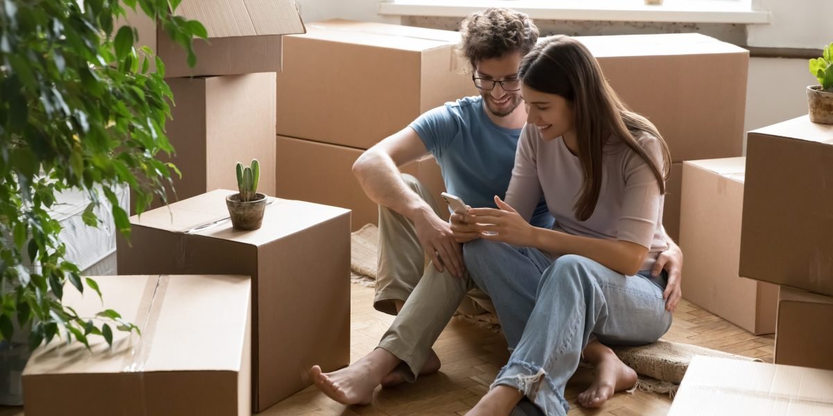 Um em cada três membros da Gen Z está deixando a IA fazer sua pesquisa de compra de imóveis, mas ainda confia em corretores para o processo de fechamento