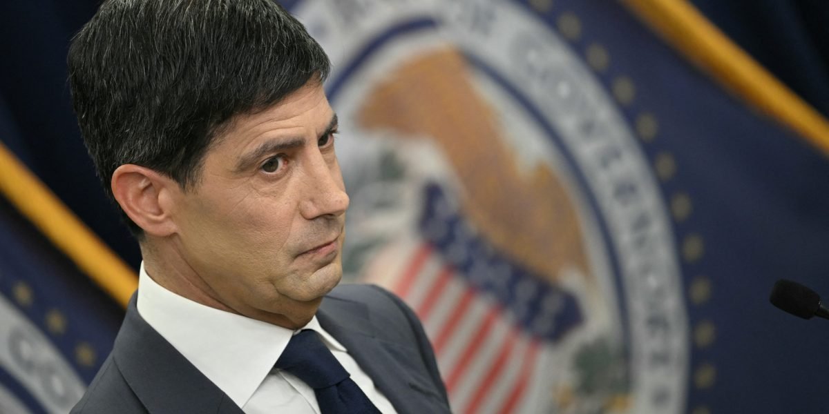 O Fed está farto da inflação e vai endurecer com uma série de aumentos de taxas este ano, revertendo cortes anteriores, diz o BofA