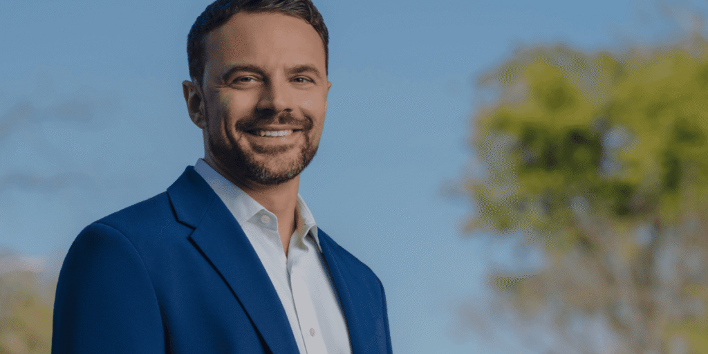 Eu construí uma startup do zero e quase morri por causa de um sistema de saúde quebrado. É por isso que estou me candidatando ao Congresso.