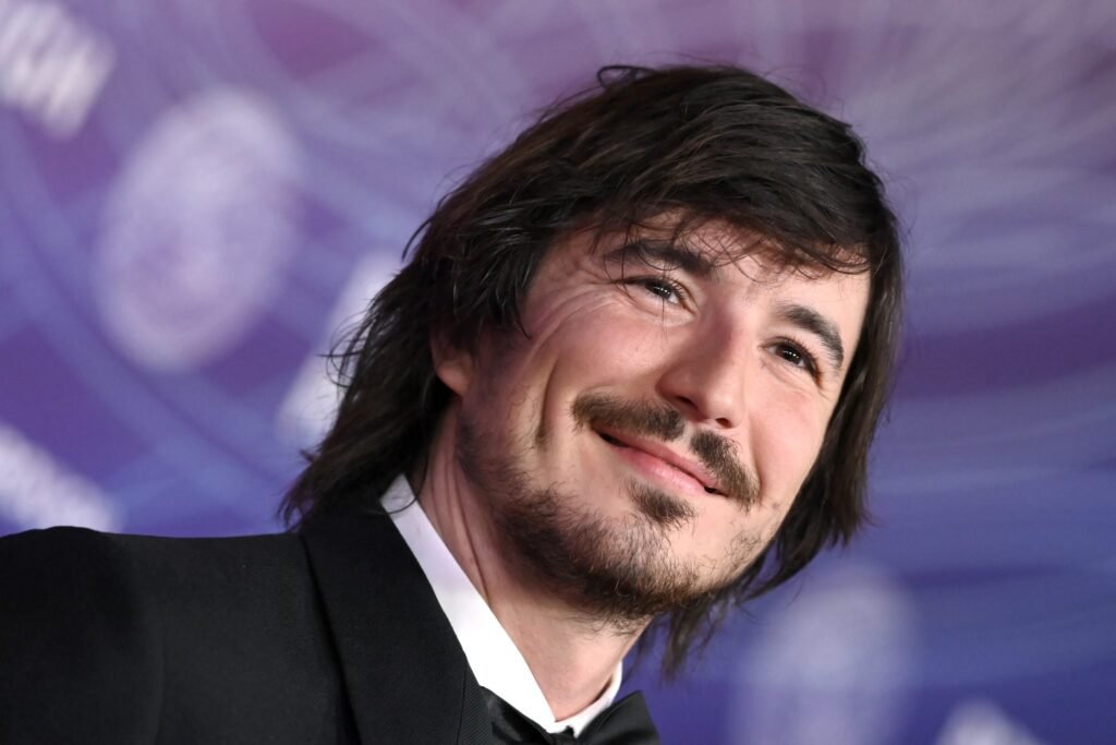 Robinhood construiu uma blockchain para ativos reais. Traders de memecoin apareceram para o gato moeda.