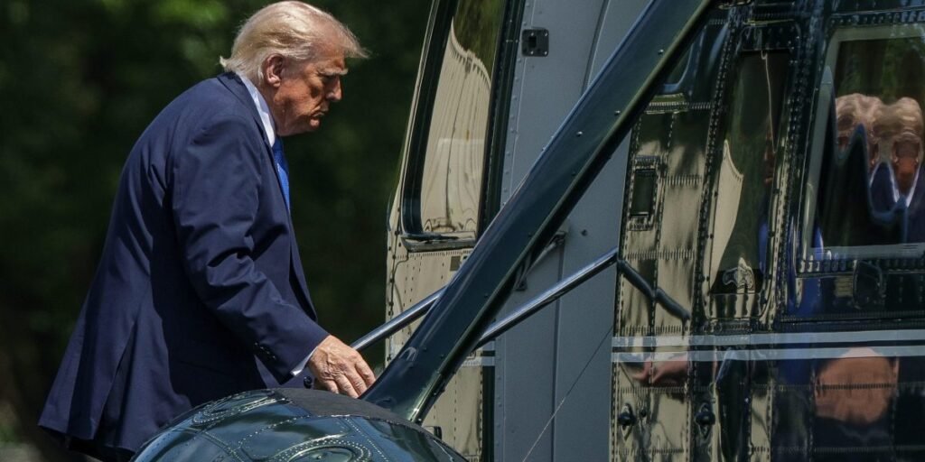 Com amplo apoio bipartidário, o Congresso está prestes a conceder a Trump 'autoridade irrestrita' para impor novas tarifas de até 100% sobre os principais parceiros comerciais.